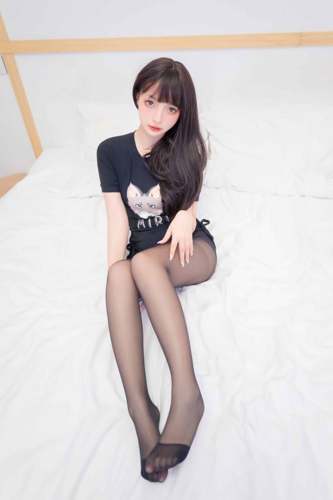 神楽坂真冬新写真:第三季第41套-11月微博订阅,更新到合集目前本合集累计收录94套,后续持续更新中……