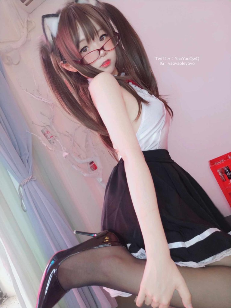 摇摇乐yoyo –  在黑色紧身衣 +  Vol.34 自撮り[124P1V-484MB]